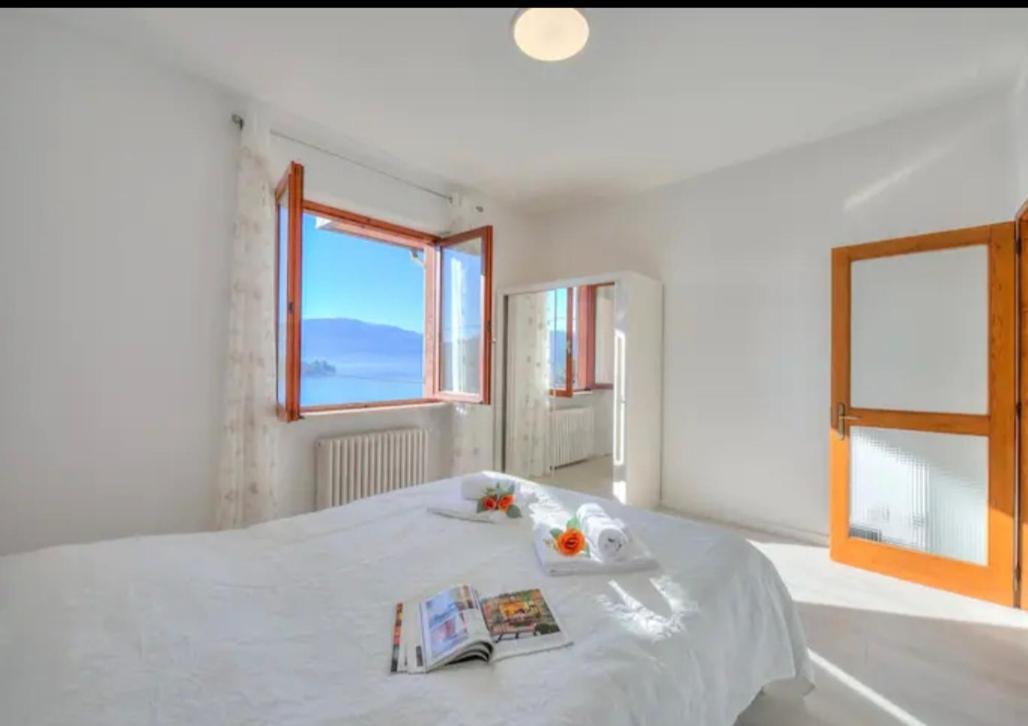 Apartment With View Lake Maggiore/Laveno Mombello Exterior photo