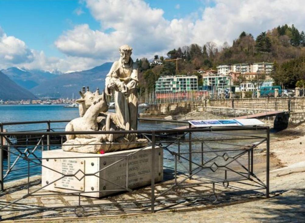 Apartment With View Lake Maggiore/Laveno Mombello Exterior photo